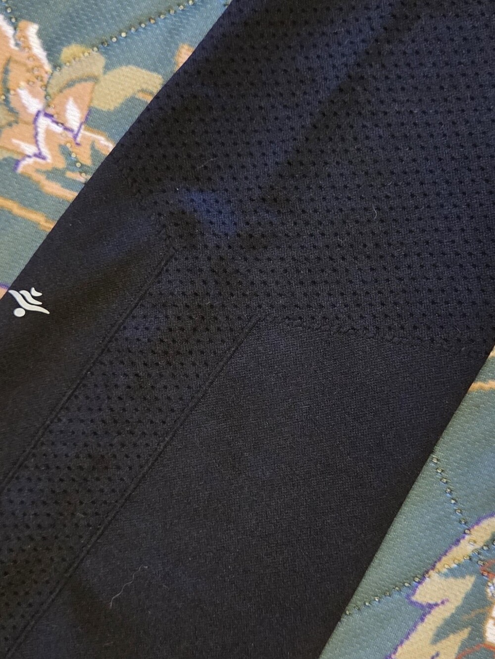 Halara black large compression butt lifting butt scrunch pin dot leggings NWOT - Picture 9 of 10